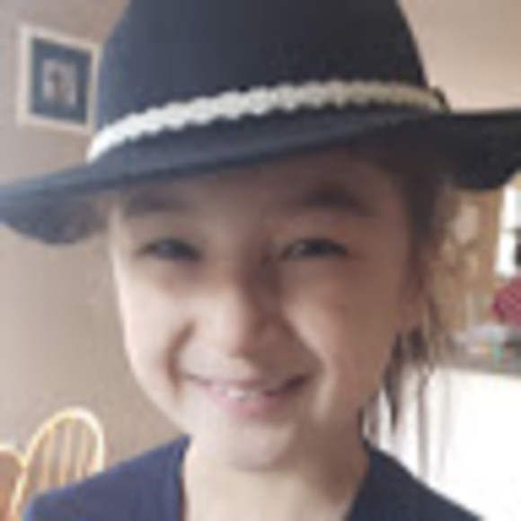 Meet your Posher, Rita - Picture 1 of 1